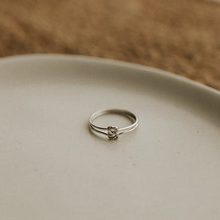 Elia Ring