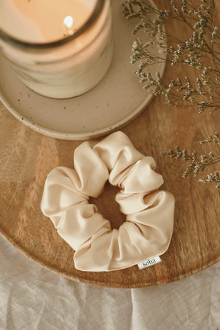 Satin Scrunchie – Vanilla