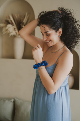 Chouchou en satin bleu royal, autre photo