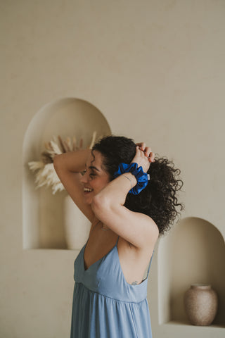 Chouchou en satin bleu royal, autre photo