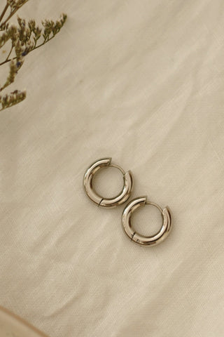 Bold Hoops Earrings – 18 mm