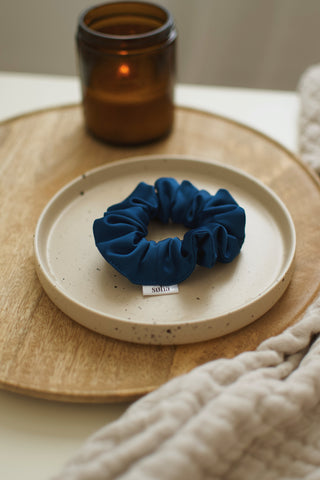 Chouchou en satin bleu royal, autre photo