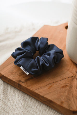 Satin scrunchie - Midnight blue