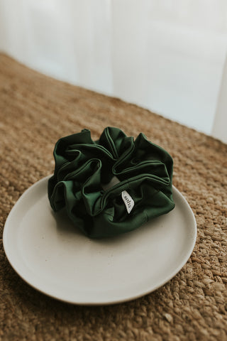 Chouchou à volants - Satin vert foncé