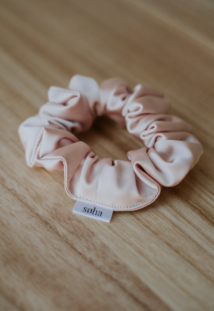 Satin scrunchie - Pale pink