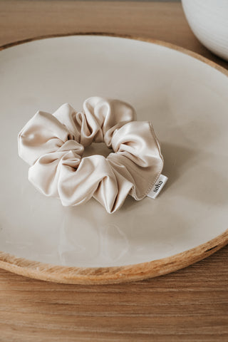 Satin Scrunchie – Champagne